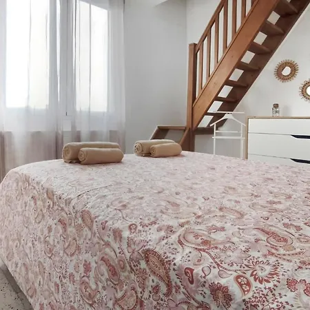 T3 80 M2 Avec Terrasse Privee Climatisation Et 2 Parkings *