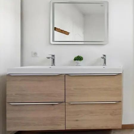 T3 80 M2 Avec Terrasse Privee Climatisation Et 2 Parkings Apartment *